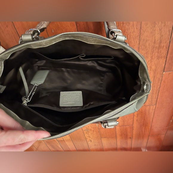 Coach Pinnacle Bette special “Dove Gray” handbag - Picture 2 of 6